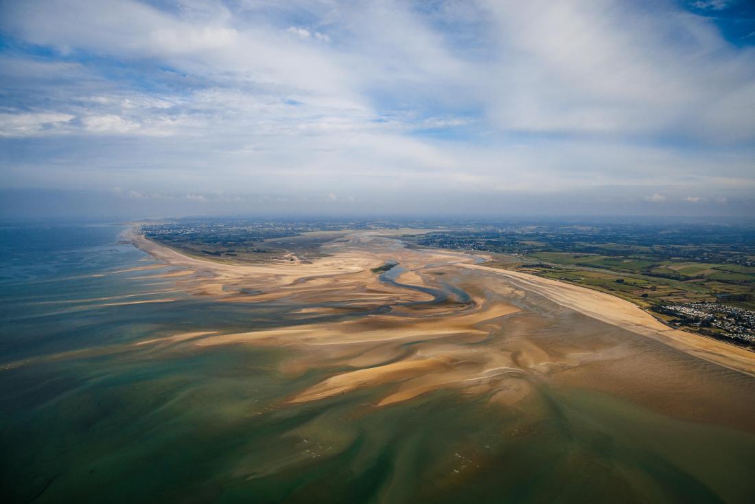 Pointe d'Agon et estuaire de la Sienne a Hauteville-sur-Mer   ©The Explorers - Valentin Pacaut (Normandie Tourisme)